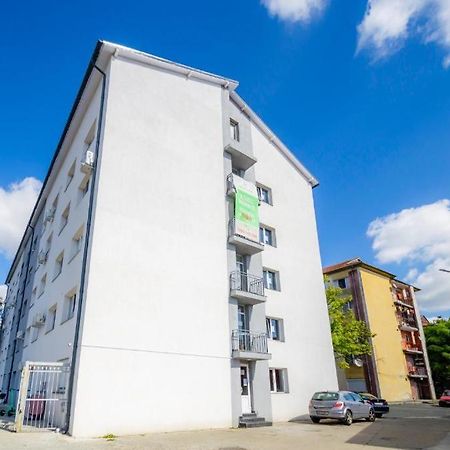 Nice Apartament Арад Екстер'єр фото