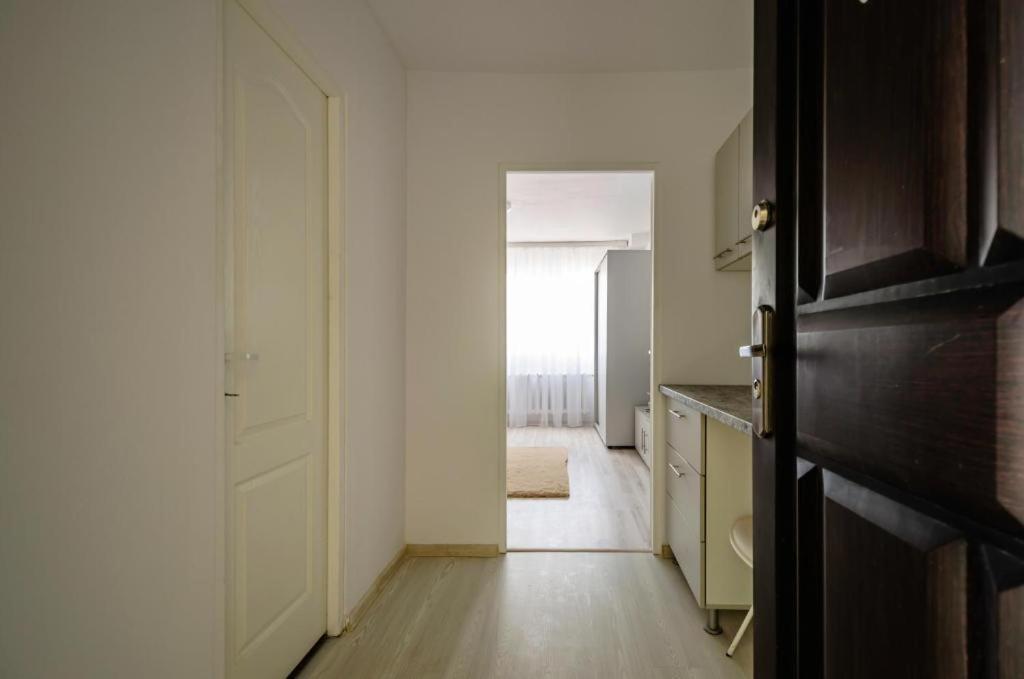 Nice Apartament Арад Екстер'єр фото